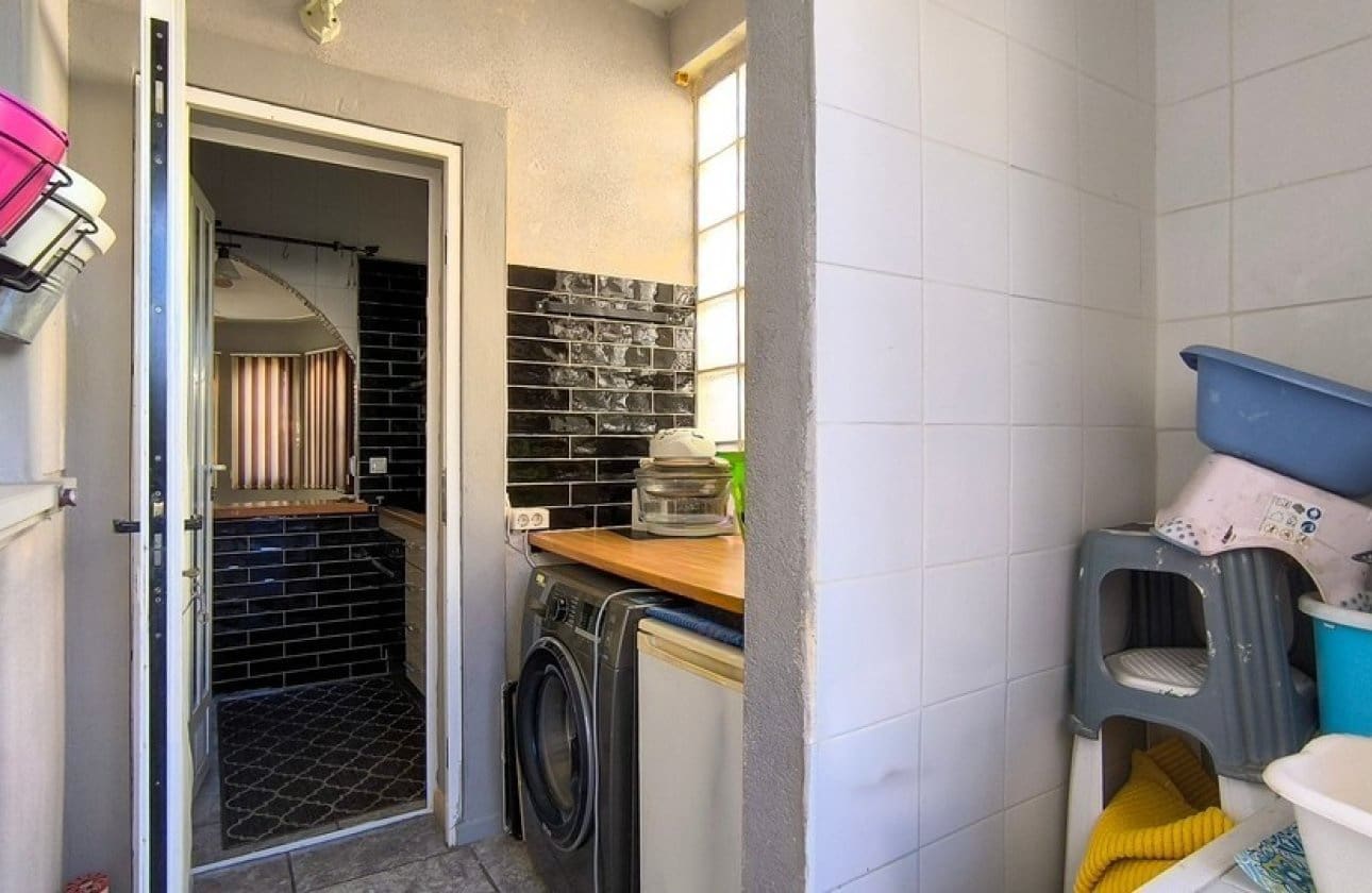 3 bedroom Villa for sale in Algorfa with pool - € 207,000 (Ref: 9652390)