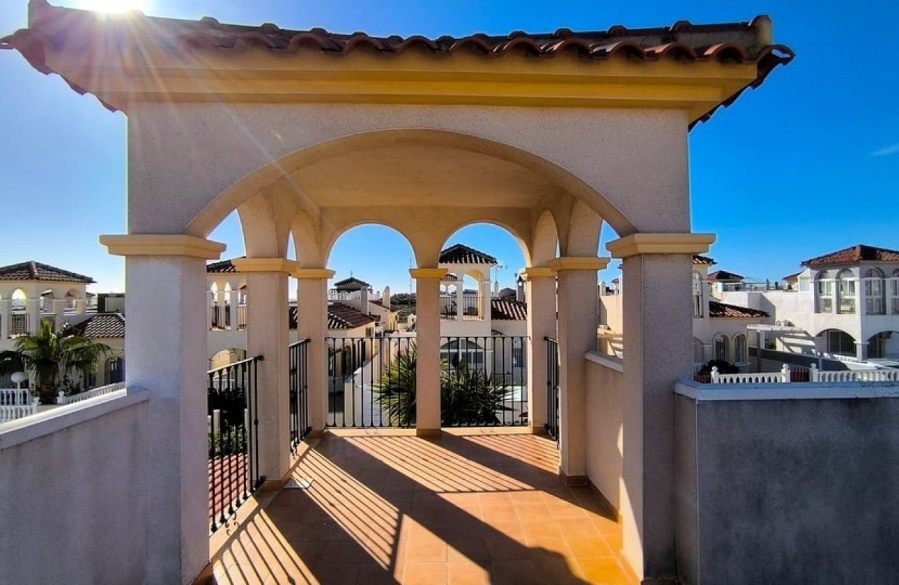 3 bedroom Villa for sale in Algorfa with pool - € 207,000 (Ref: 9652390)