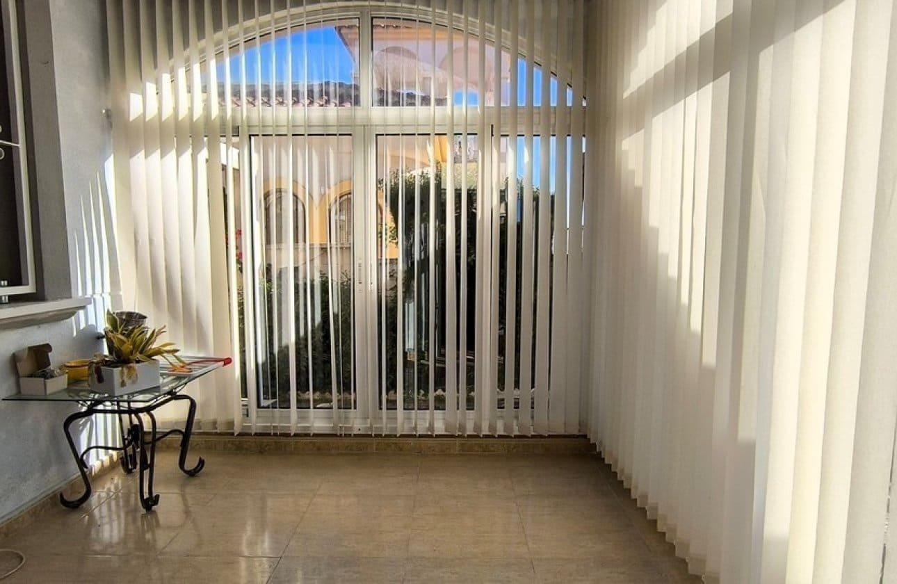 3 bedroom Villa for sale in Algorfa with pool - € 207,000 (Ref: 9652390)