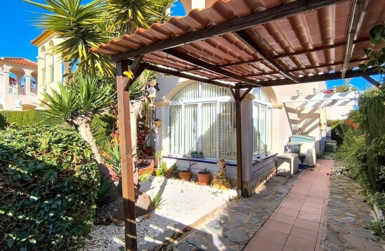 3 bedroom Villa for sale in Algorfa with pool - € 207,000 (Ref: 9652390)