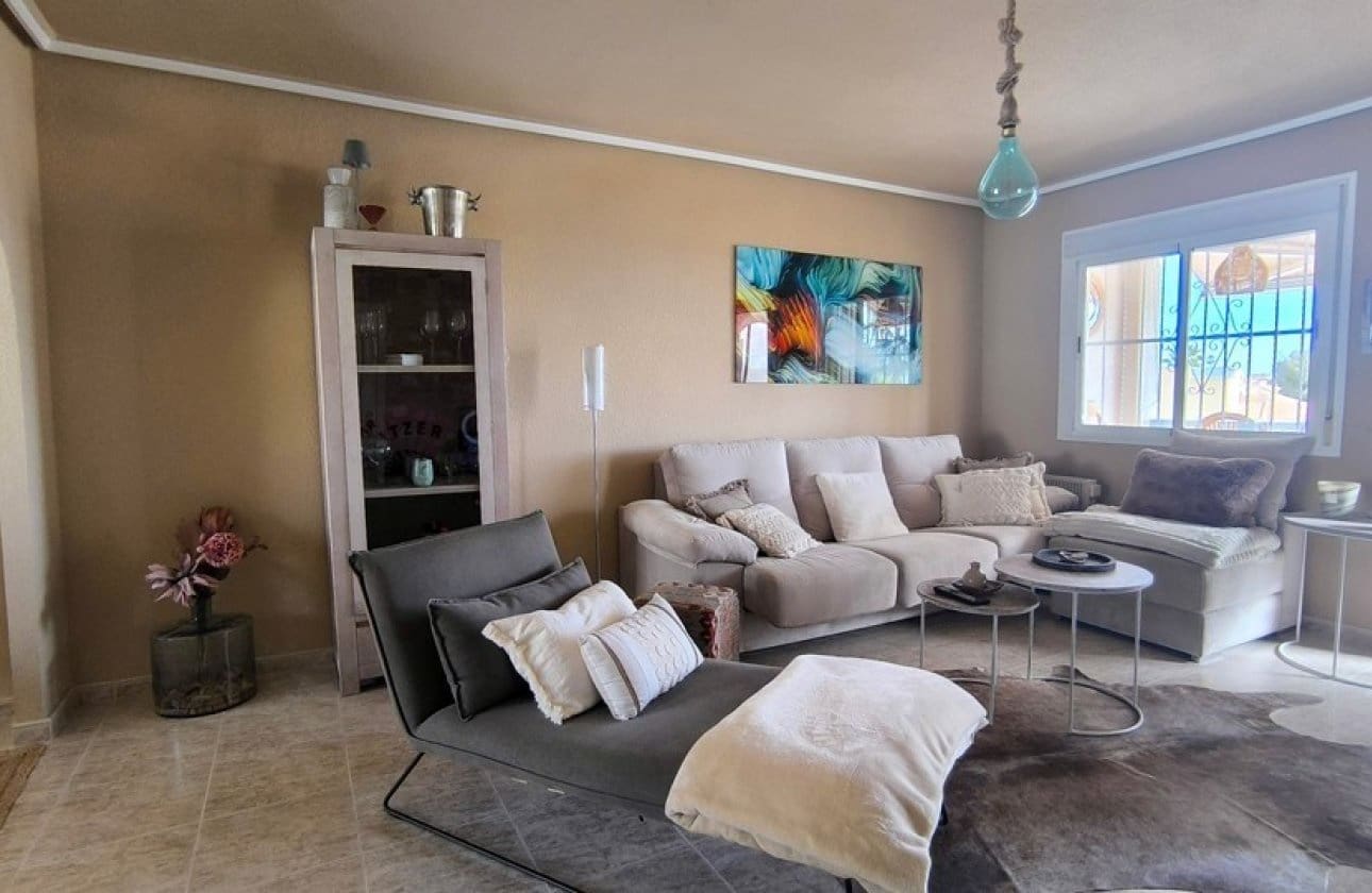 2 soverom Hus til salgs i Ciudad Quesada med svømmebasseng garasje - € 265 000 (Ref: 9652393)