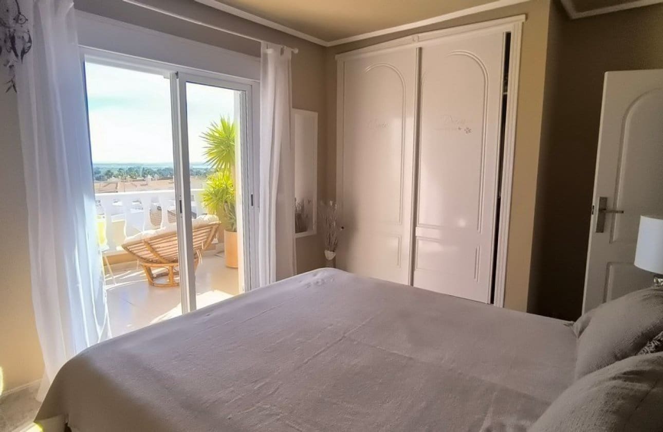 2 soverom Hus til salgs i Ciudad Quesada med svømmebasseng garasje - € 265 000 (Ref: 9652393)