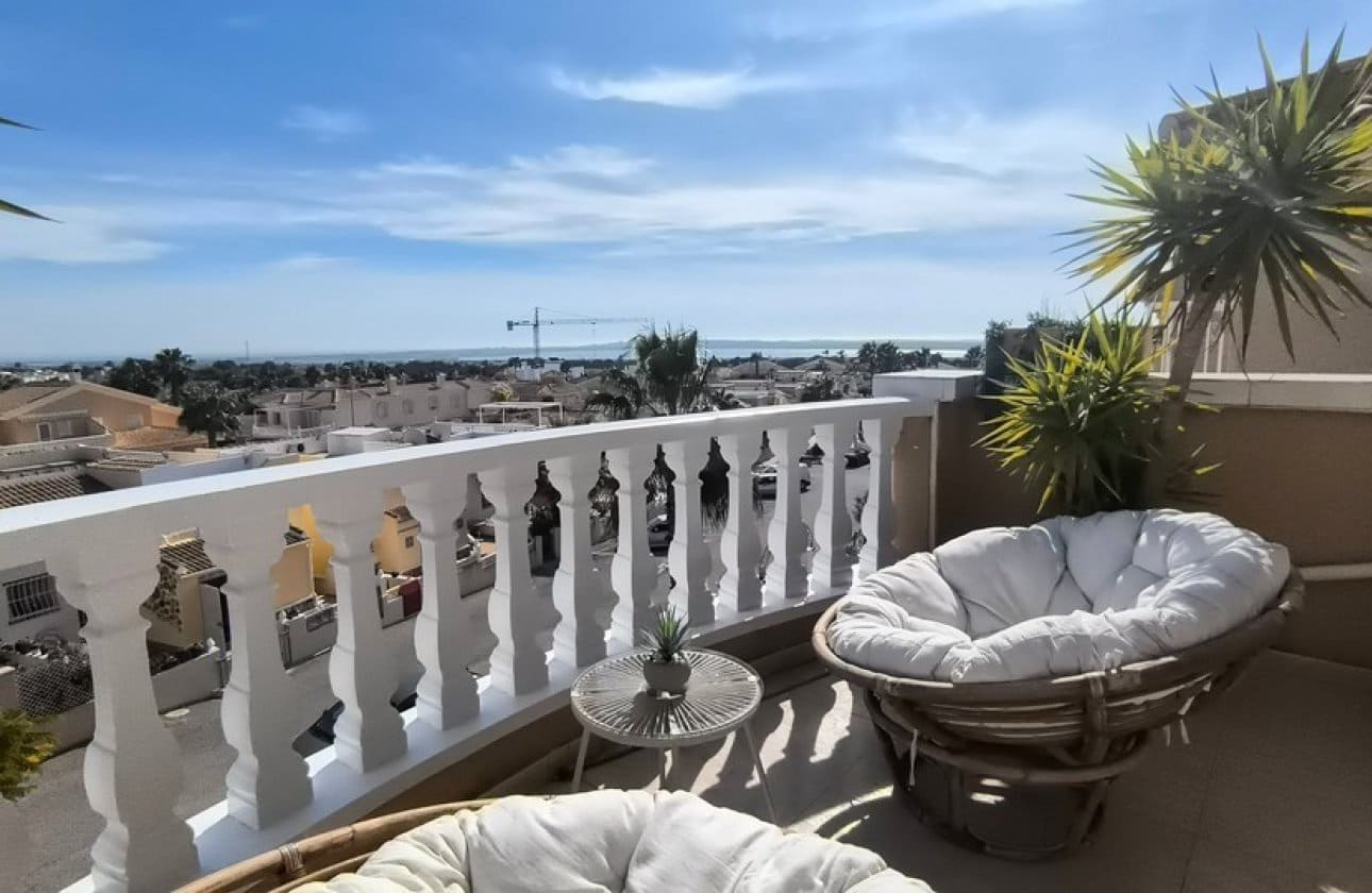 2 soverom Hus til salgs i Ciudad Quesada med svømmebasseng garasje - € 265 000 (Ref: 9652393)