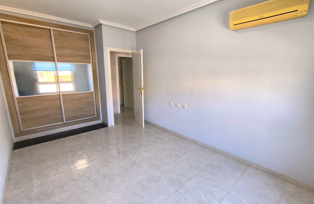 3 bedroom Apartment for sale in Los Montesinos - € 134,900 (Ref: 9653312)