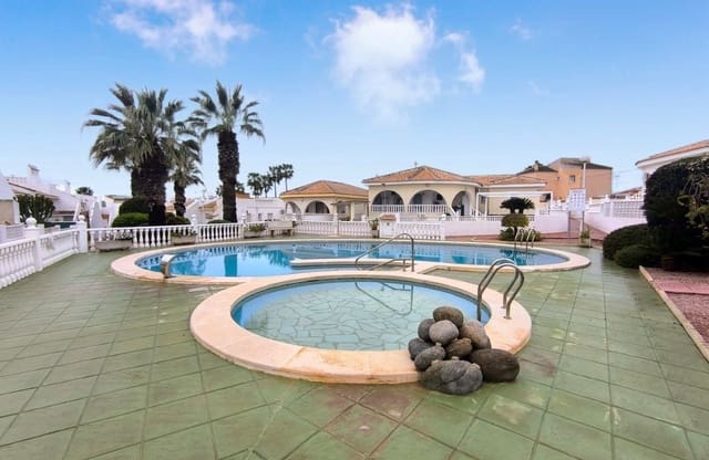 3 bedroom Bungalow for sale in Benijófar with pool - € 239,950 (Ref: 9674758)