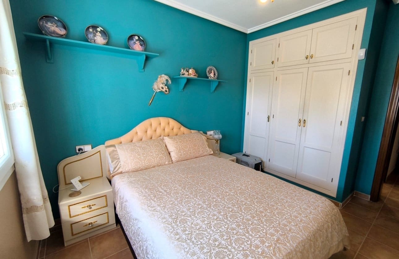 3 soverom Kjedet enebolig til salgs i Algorfa med svømmebasseng garasje - € 185 000 (Ref: 9713876)