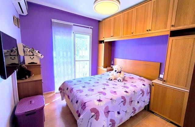 3 soverom Kjedet enebolig til salgs i Algorfa med svømmebasseng garasje - € 185 000 (Ref: 9713876)