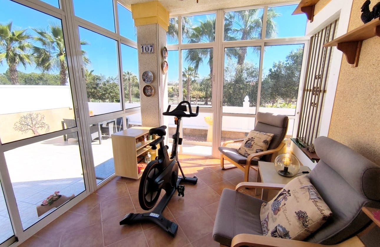 3 soverom Kjedet enebolig til salgs i Algorfa med svømmebasseng garasje - € 185 000 (Ref: 9713876)