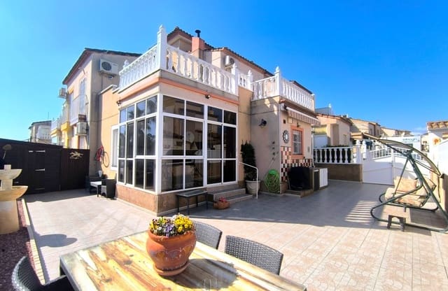 3 soverom Kjedet enebolig til salgs i Algorfa med svømmebasseng garasje - € 185 000 (Ref: 9713876)