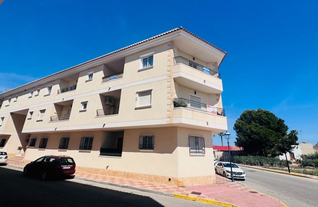 3 sypialnia Apartament na sprzedaż w Jacarilla z basenem garażem - 139 950 € (Ref: 9782139)