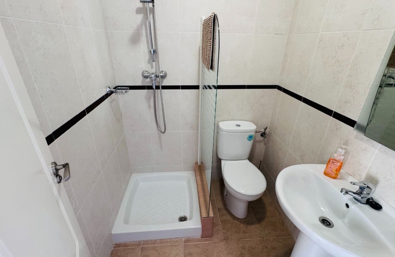 3 sypialnia Apartament na sprzedaż w Jacarilla z basenem garażem - 139 950 € (Ref: 9782139)