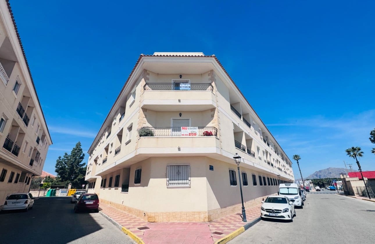 3 sypialnia Apartament na sprzedaż w Jacarilla z basenem garażem - 139 950 € (Ref: 9782139)