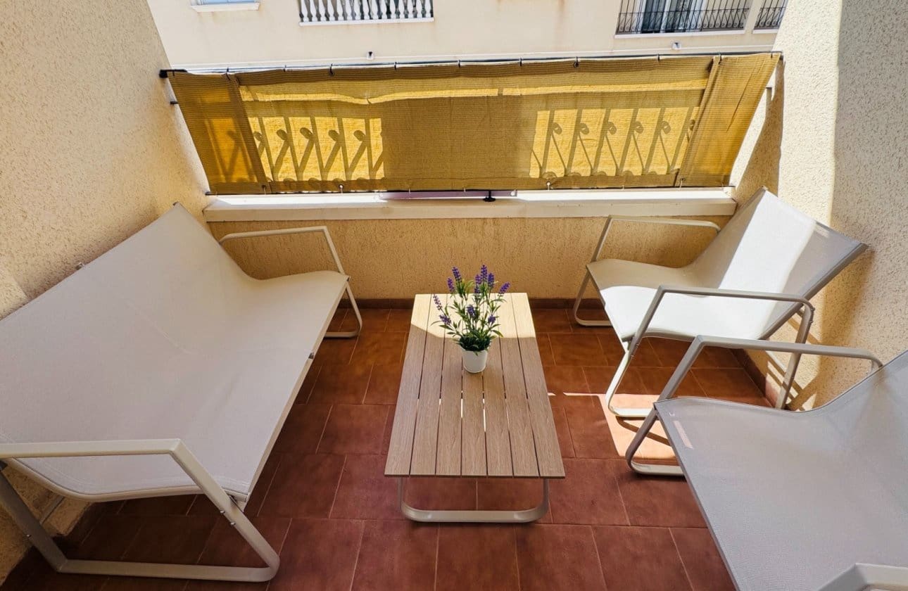 3 sypialnia Apartament na sprzedaż w Jacarilla z basenem garażem - 139 950 € (Ref: 9782139)