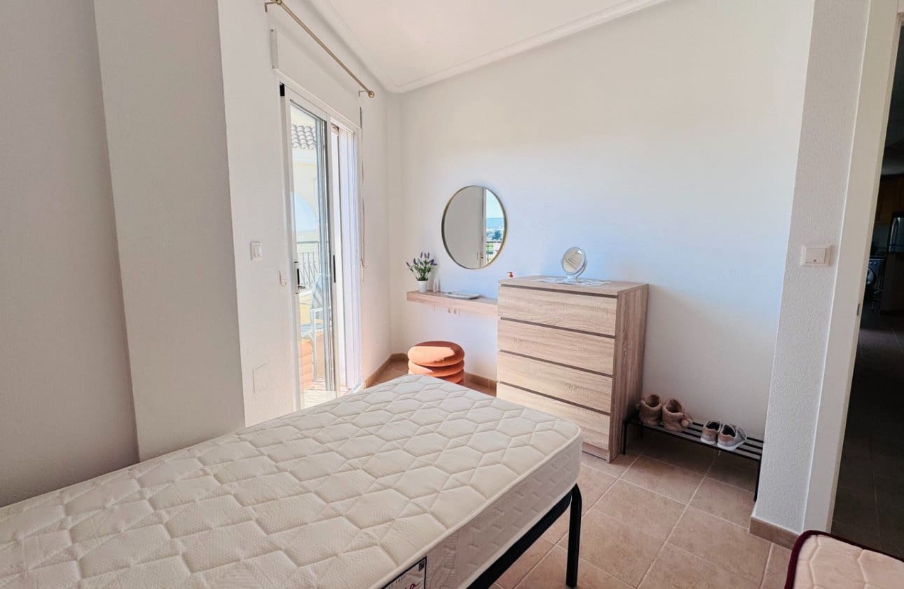 3 sypialnia Apartament na sprzedaż w Jacarilla z basenem garażem - 139 950 € (Ref: 9782139)