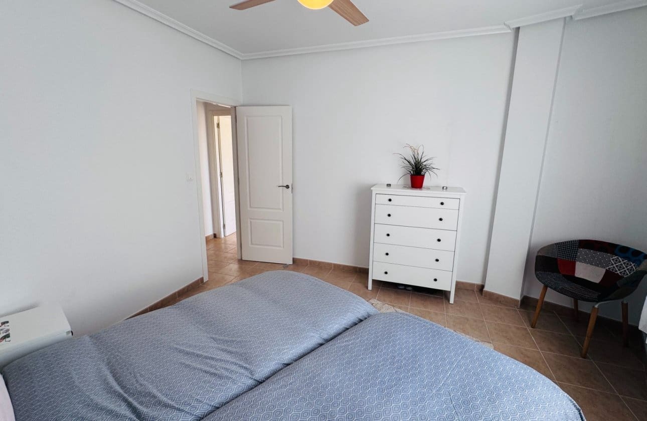 3 sypialnia Apartament na sprzedaż w Jacarilla z basenem garażem - 139 950 € (Ref: 9782139)