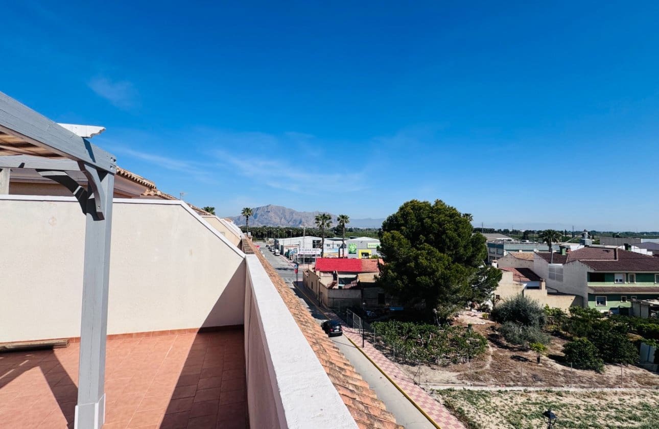 3 sypialnia Apartament na sprzedaż w Jacarilla z basenem garażem - 139 950 € (Ref: 9782139)