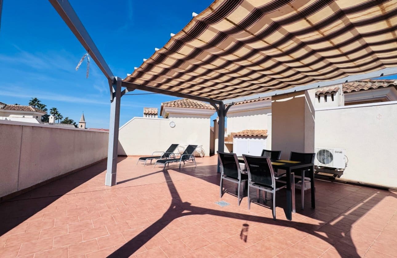 3 sypialnia Apartament na sprzedaż w Jacarilla z basenem garażem - 139 950 € (Ref: 9782139)