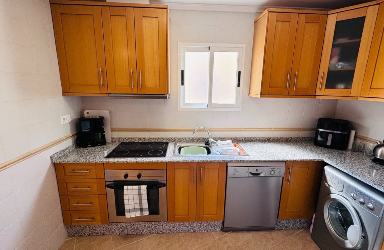 3 sypialnia Apartament na sprzedaż w Jacarilla z basenem garażem - 139 950 € (Ref: 9782139)