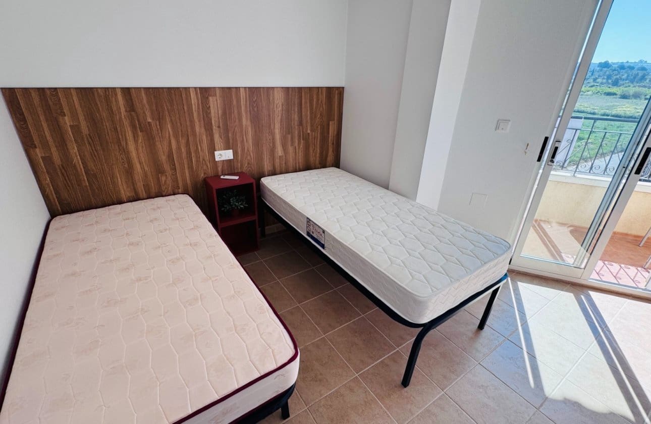 3 sypialnia Apartament na sprzedaż w Jacarilla z basenem garażem - 139 950 € (Ref: 9782139)