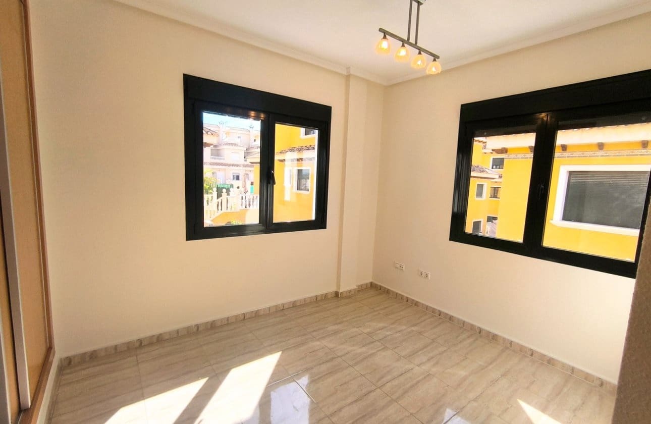 3 sypialnia Dom blizniak na sprzedaż w Ciudad Quesada z basenem - 249 950 € (Ref: 9793163)