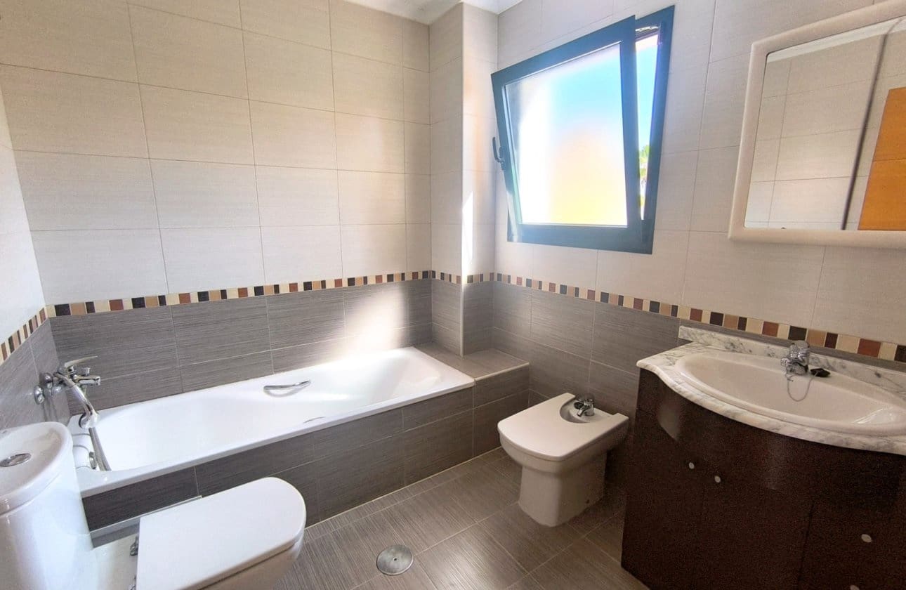 3 sypialnia Dom blizniak na sprzedaż w Ciudad Quesada z basenem - 249 950 € (Ref: 9793163)