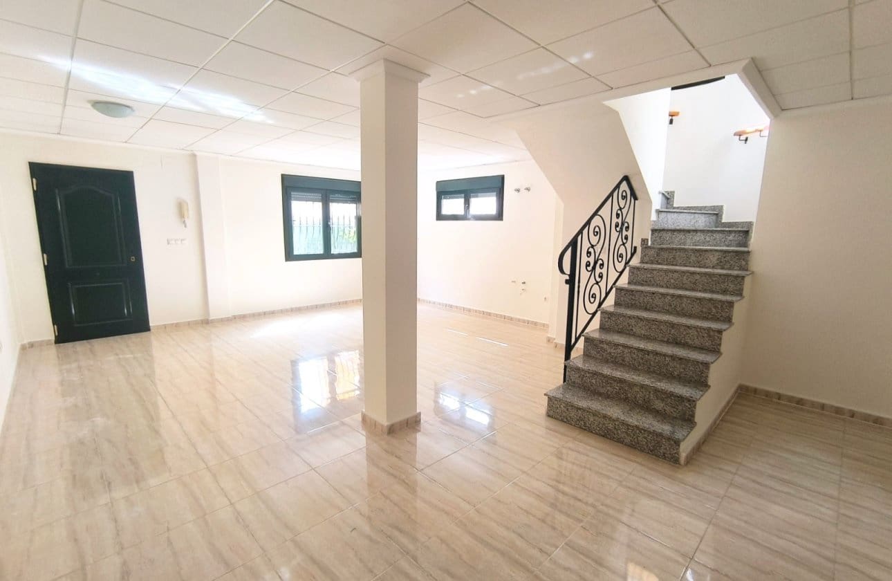 3 sypialnia Dom blizniak na sprzedaż w Ciudad Quesada z basenem - 249 950 € (Ref: 9793163)