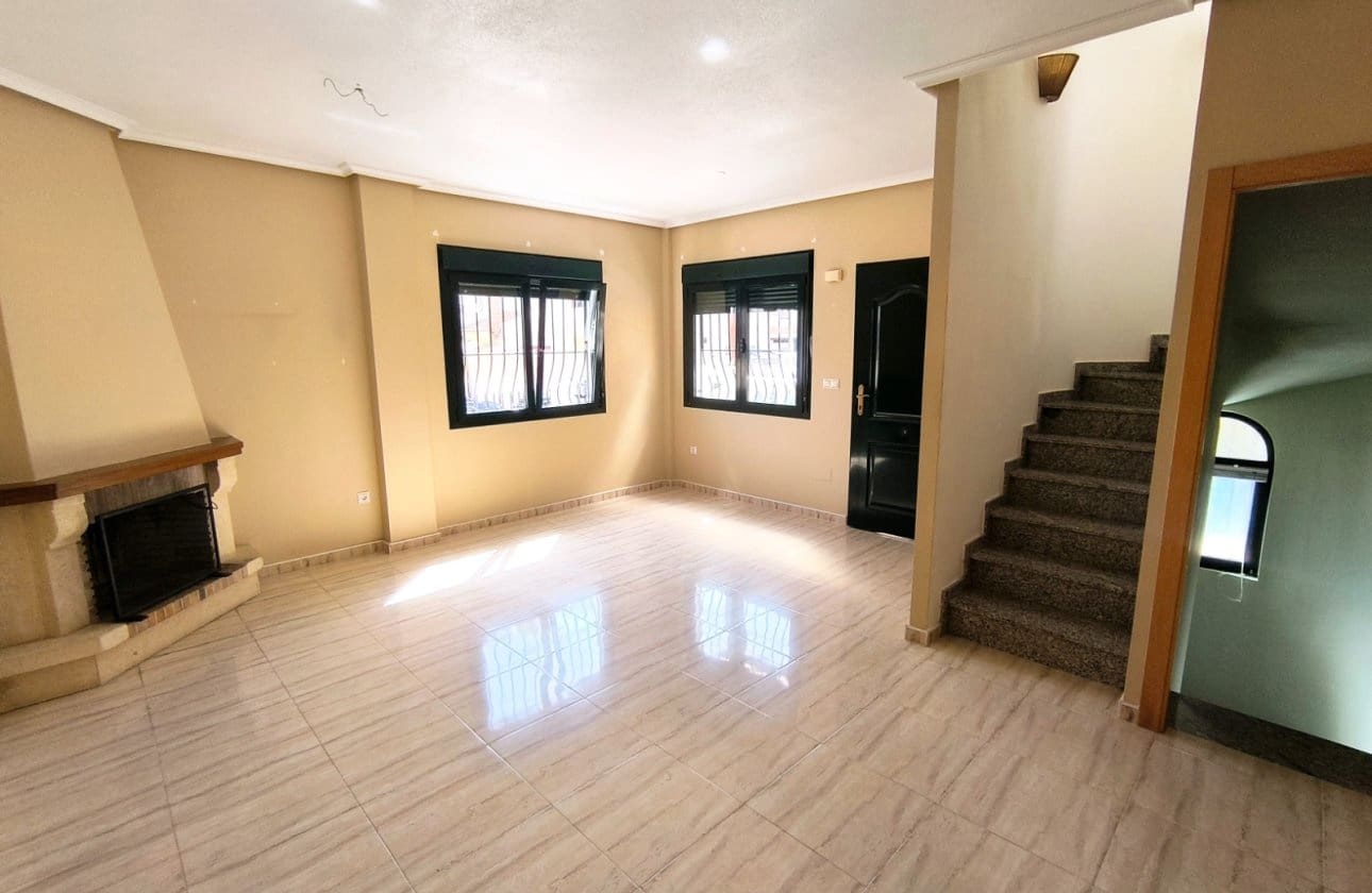 2 bedroom Semi-detached Villa for sale in Ciudad Quesada with pool garage - € 229,950 (Ref: 9793475)