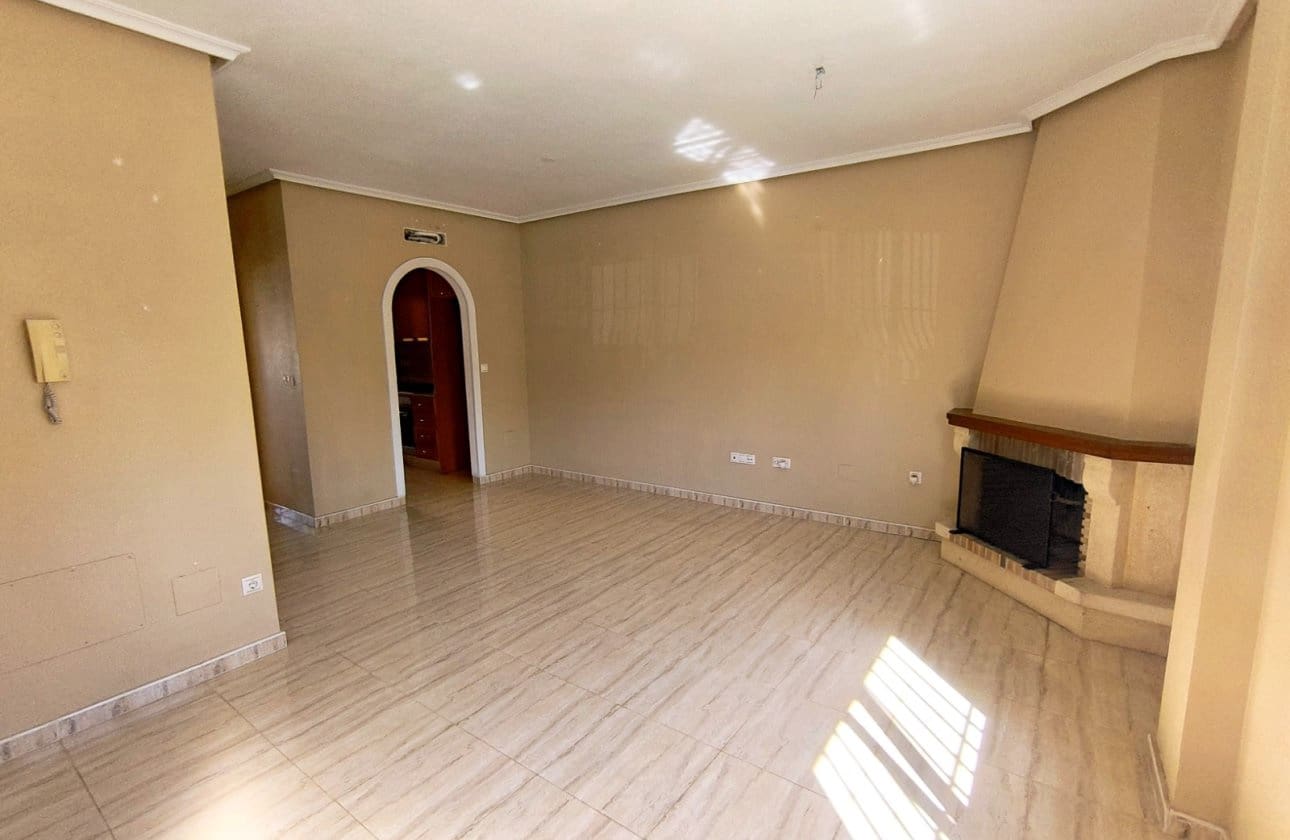 2 bedroom Semi-detached Villa for sale in Ciudad Quesada with pool garage - € 229,950 (Ref: 9793475)