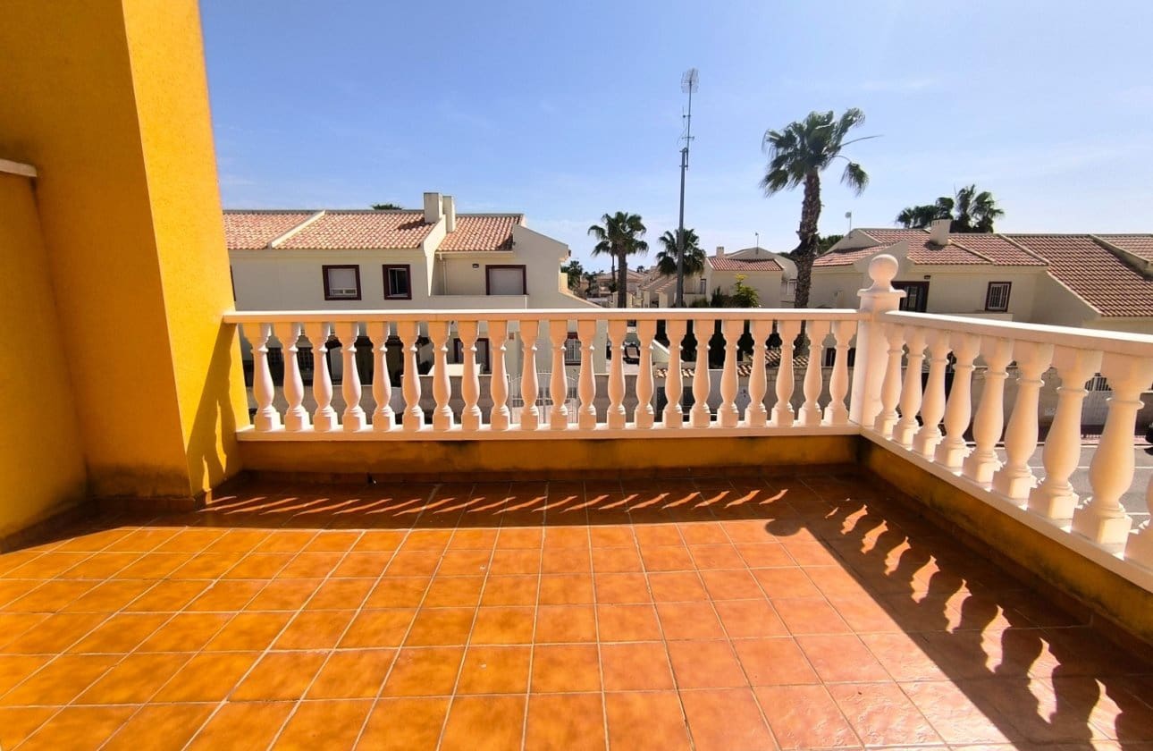2 bedroom Semi-detached Villa for sale in Ciudad Quesada with pool garage - € 229,950 (Ref: 9793475)
