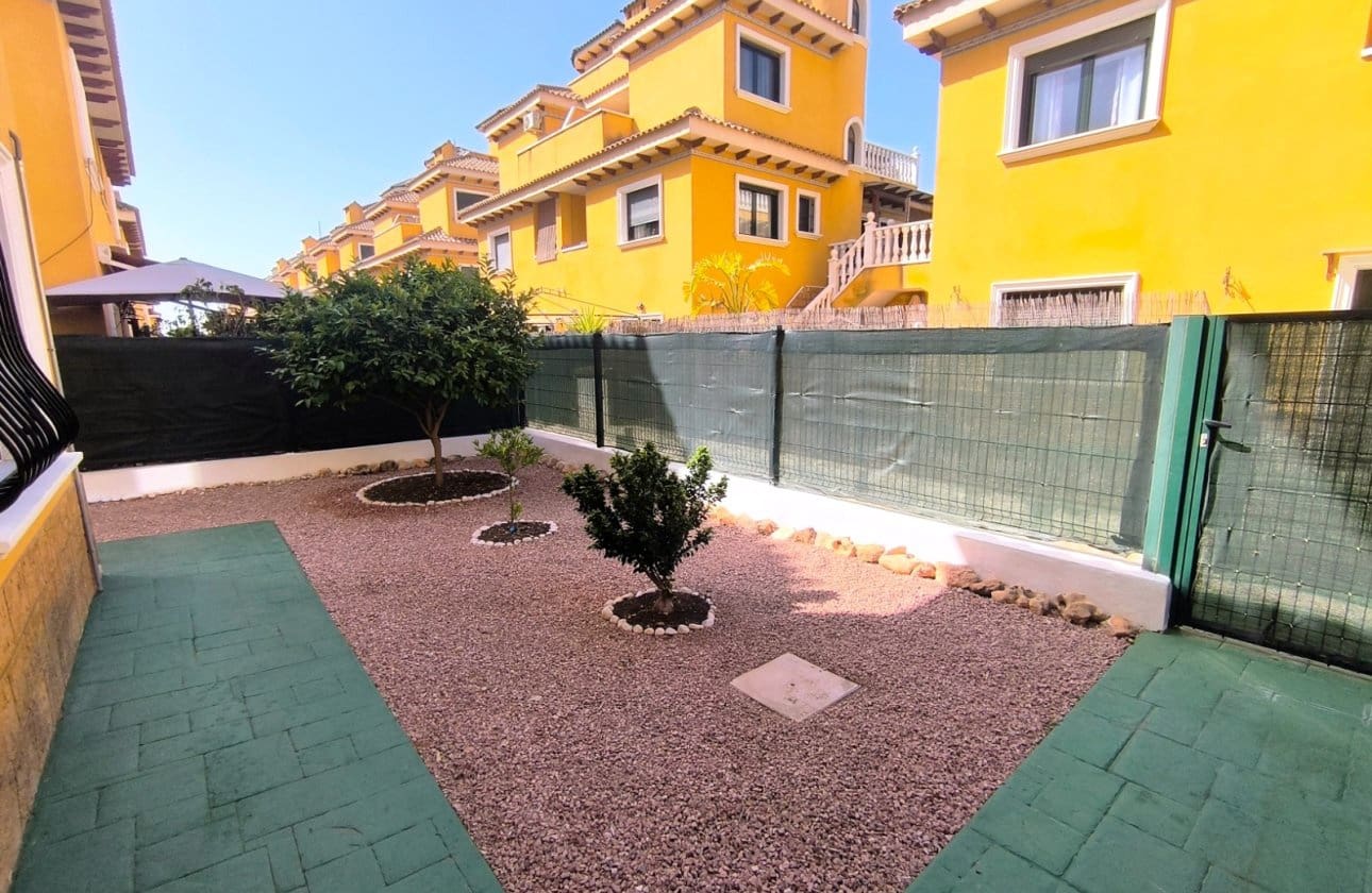 2 bedroom Semi-detached Villa for sale in Ciudad Quesada with pool garage - € 229,950 (Ref: 9793475)