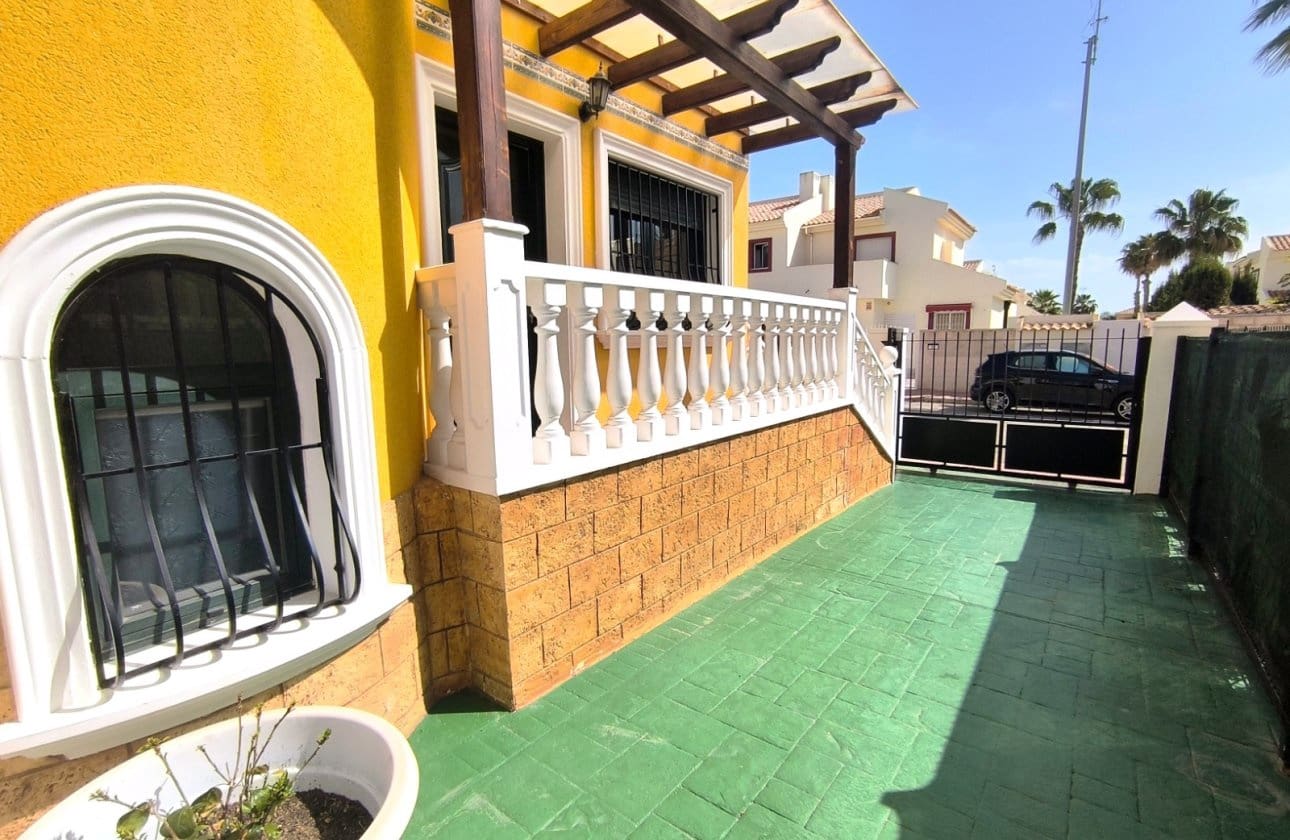 2 bedroom Semi-detached Villa for sale in Ciudad Quesada with pool garage - € 229,950 (Ref: 9793475)