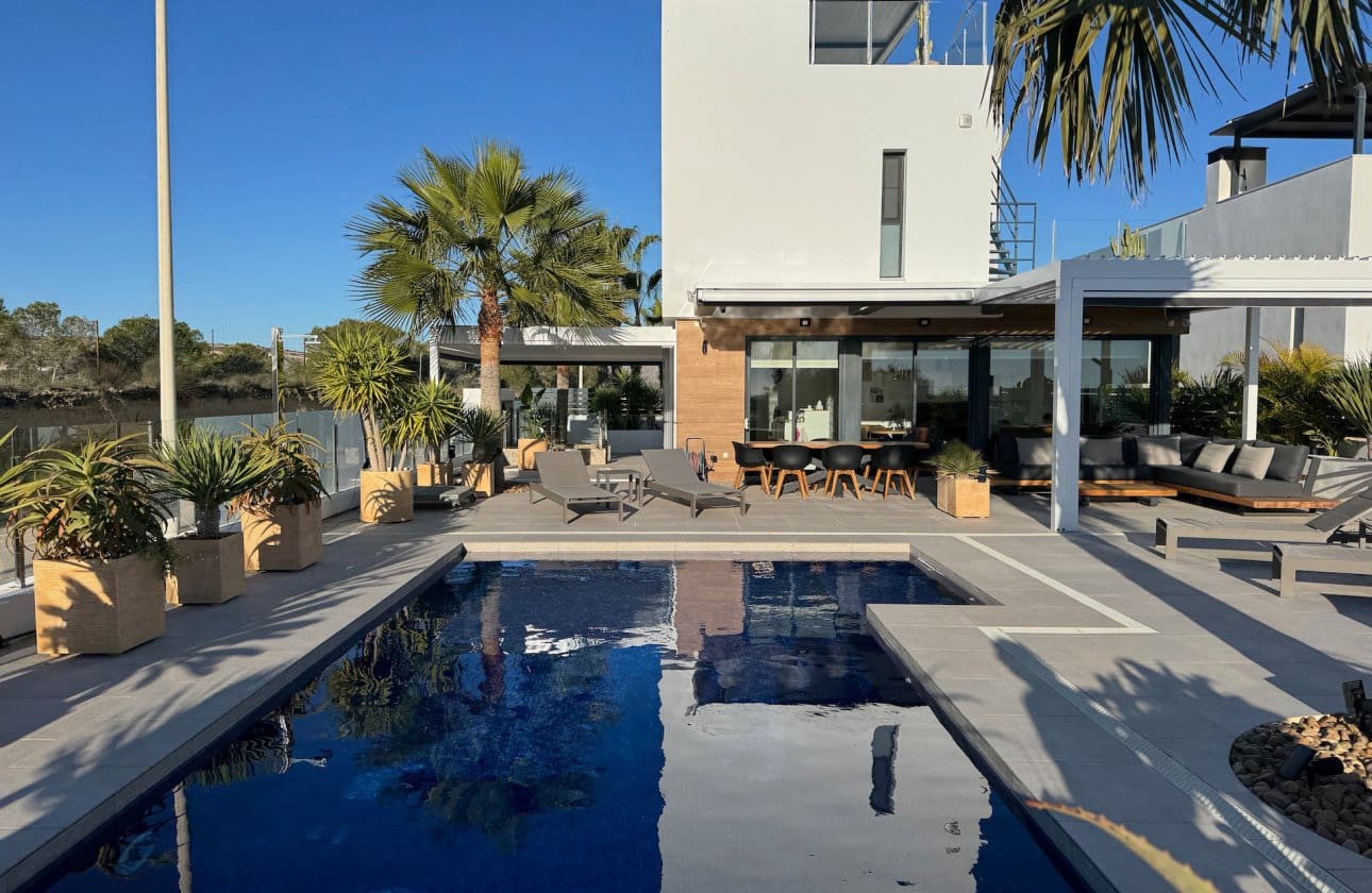 3 Zimmer Villa zu verkaufen in Algorfa mit Pool - 729.000 € (Ref: 9809407)