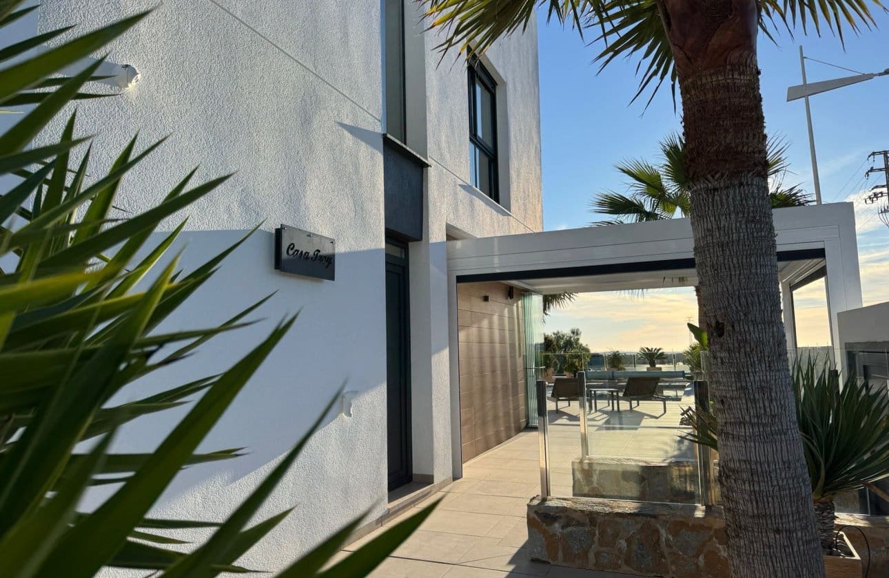 3 Zimmer Villa zu verkaufen in Algorfa mit Pool - 729.000 € (Ref: 9809407)
