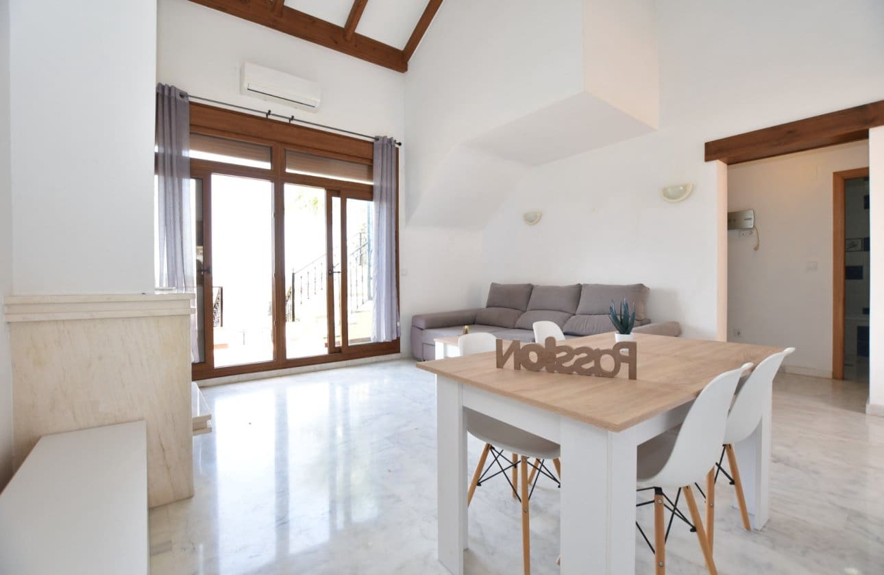 2 bedroom Bungalow for sale in Algorfa with pool - € 234,900 (Ref: 9809409)