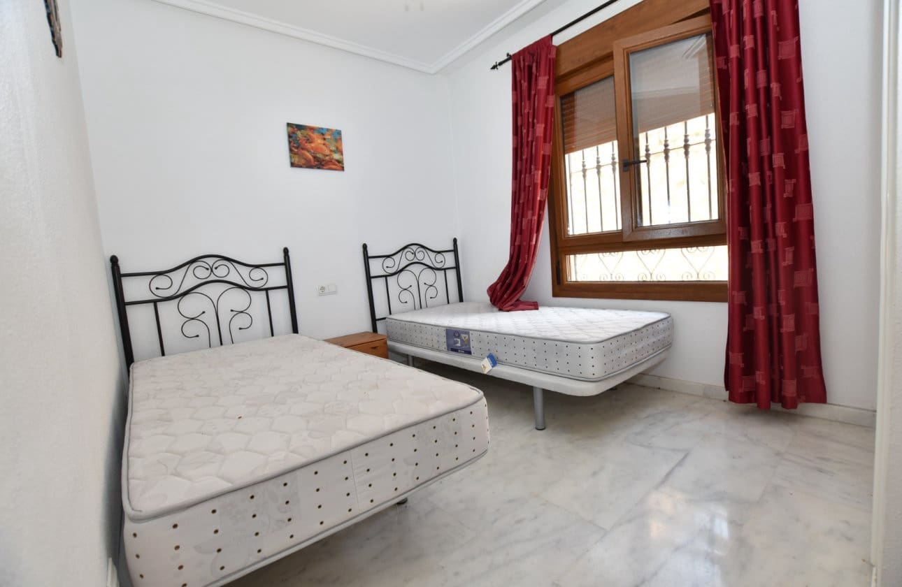 2 bedroom Bungalow for sale in Algorfa with pool - € 234,900 (Ref: 9809409)