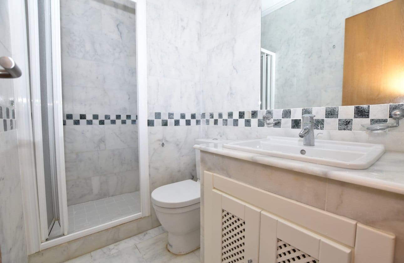 2 bedroom Bungalow for sale in Algorfa with pool - € 234,900 (Ref: 9809409)