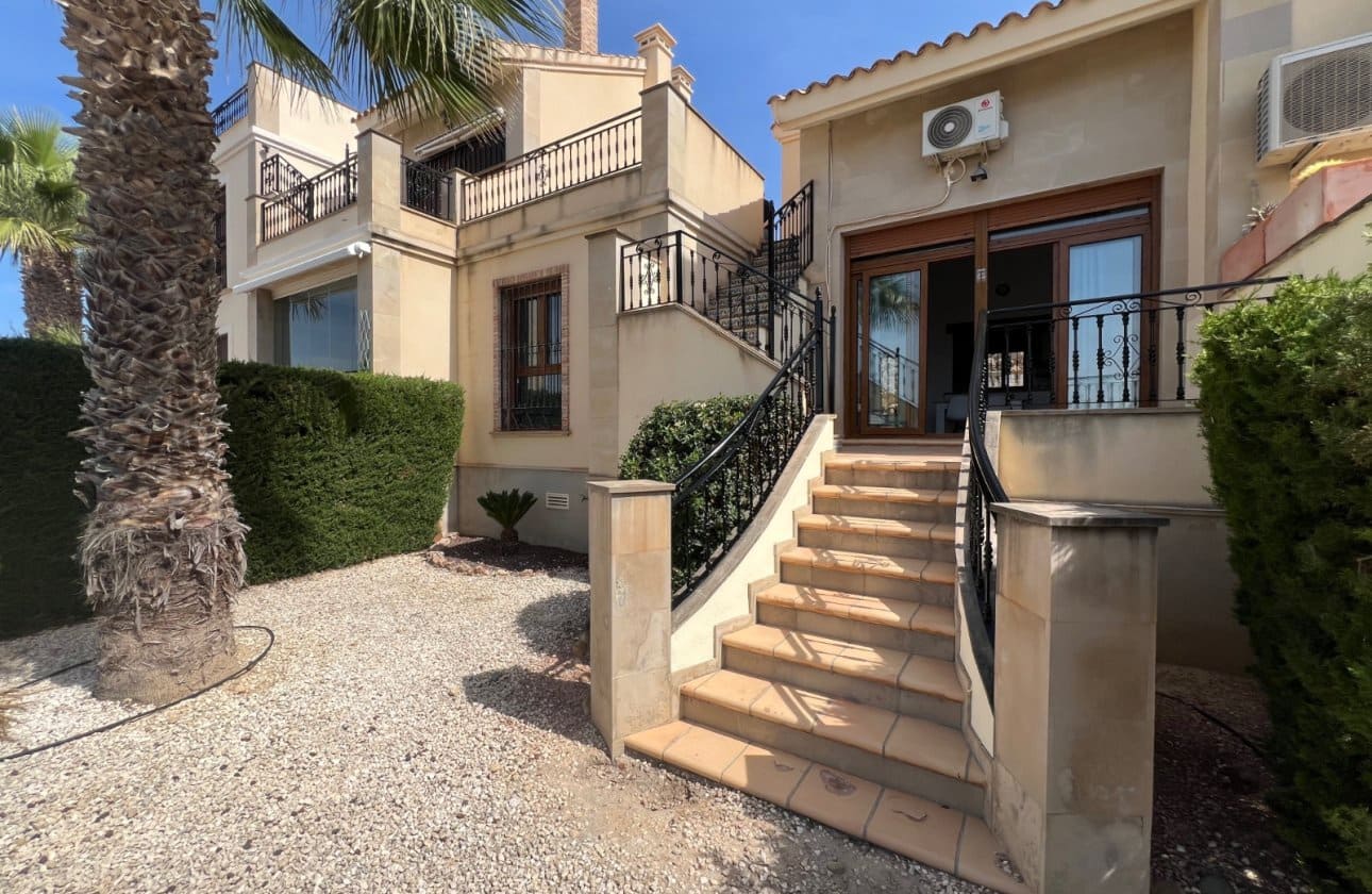 2 bedroom Bungalow for sale in Algorfa with pool - € 234,900 (Ref: 9809409)