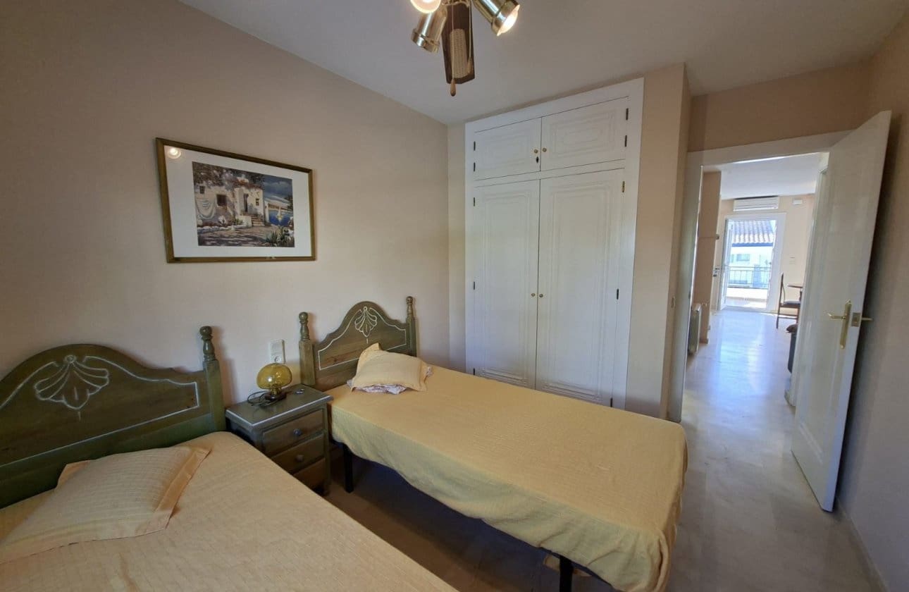 2 slaapkamer Bungalow te koop in Orihuela Costa met zwembad - € 229.000 (Ref: 9809410)