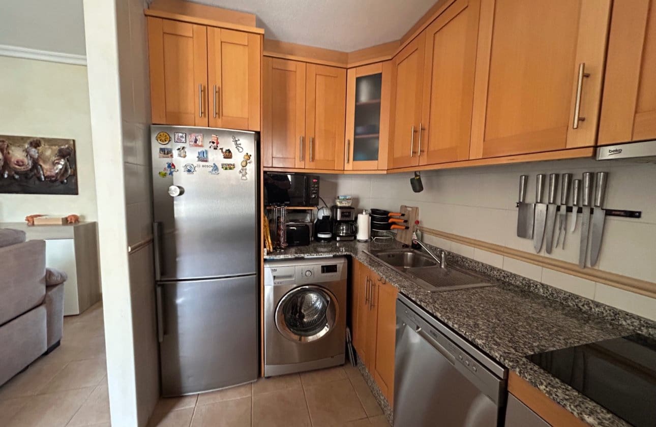 2 Zimmer Apartment zu verkaufen in Jacarilla mit Pool - 108.000 € (Ref: 9809412)