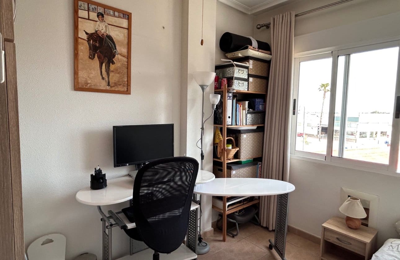 2 Zimmer Apartment zu verkaufen in Jacarilla mit Pool - 108.000 € (Ref: 9809412)