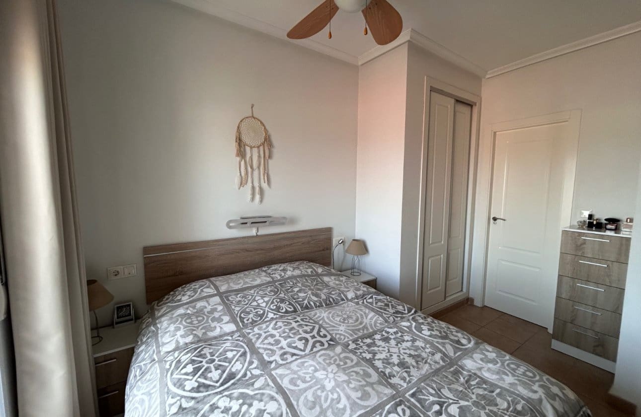 2 Zimmer Apartment zu verkaufen in Jacarilla mit Pool - 108.000 € (Ref: 9809412)