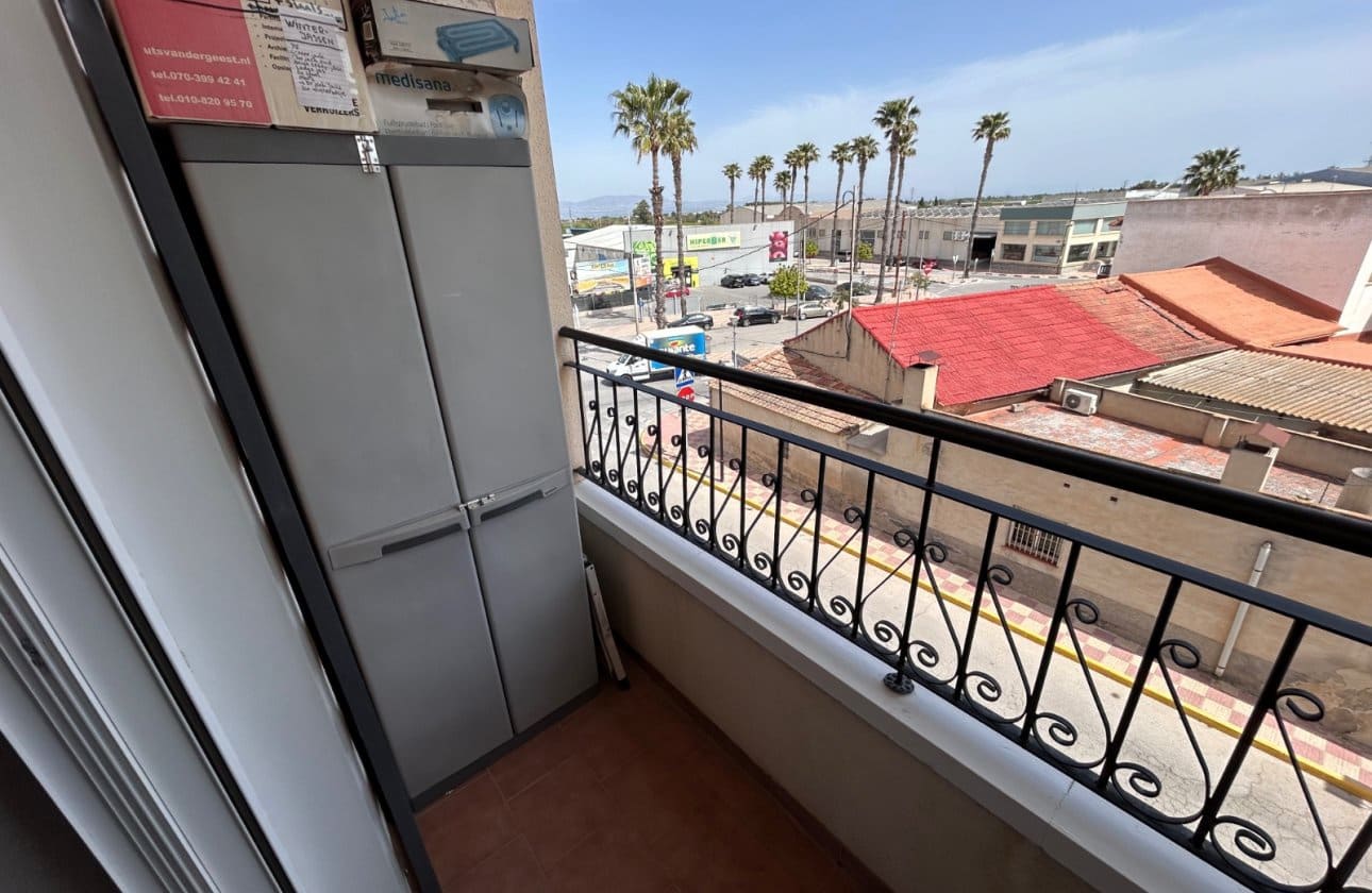 2 Zimmer Apartment zu verkaufen in Jacarilla mit Pool - 108.000 € (Ref: 9809412)