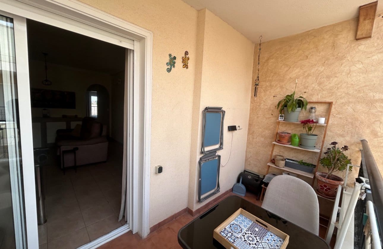 2 Zimmer Apartment zu verkaufen in Jacarilla mit Pool - 108.000 € (Ref: 9809412)