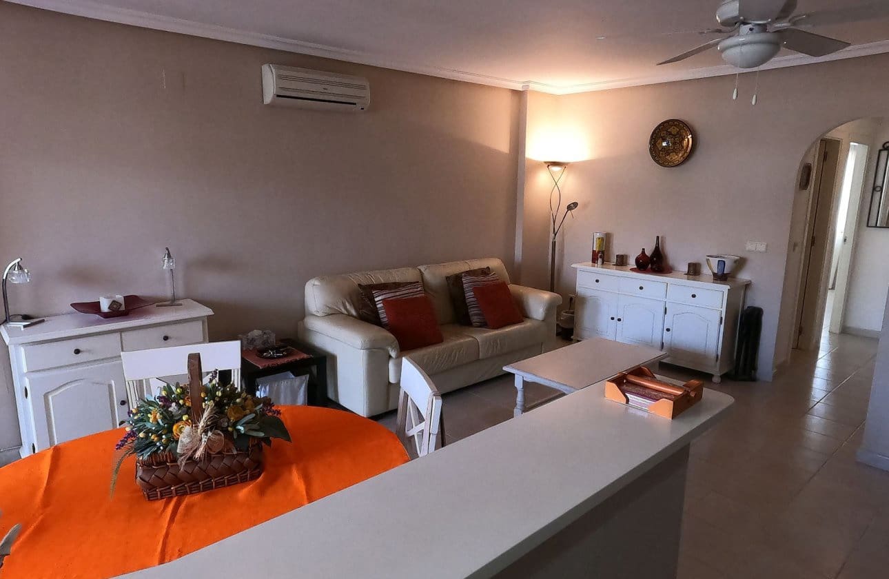2 Zimmer Apartment zu verkaufen in Jacarilla mit Pool - 104.995 € (Ref: 9809413)