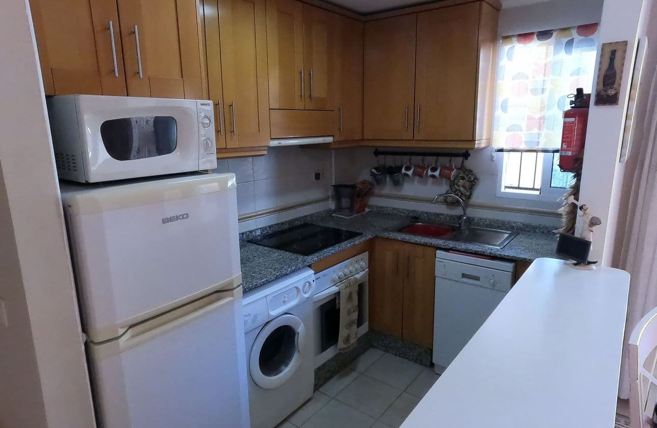 2 Zimmer Apartment zu verkaufen in Jacarilla mit Pool - 104.995 € (Ref: 9809413)