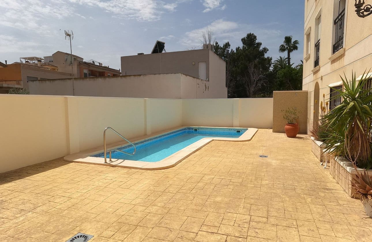 2 Zimmer Apartment zu verkaufen in Jacarilla mit Pool - 104.995 € (Ref: 9809413)