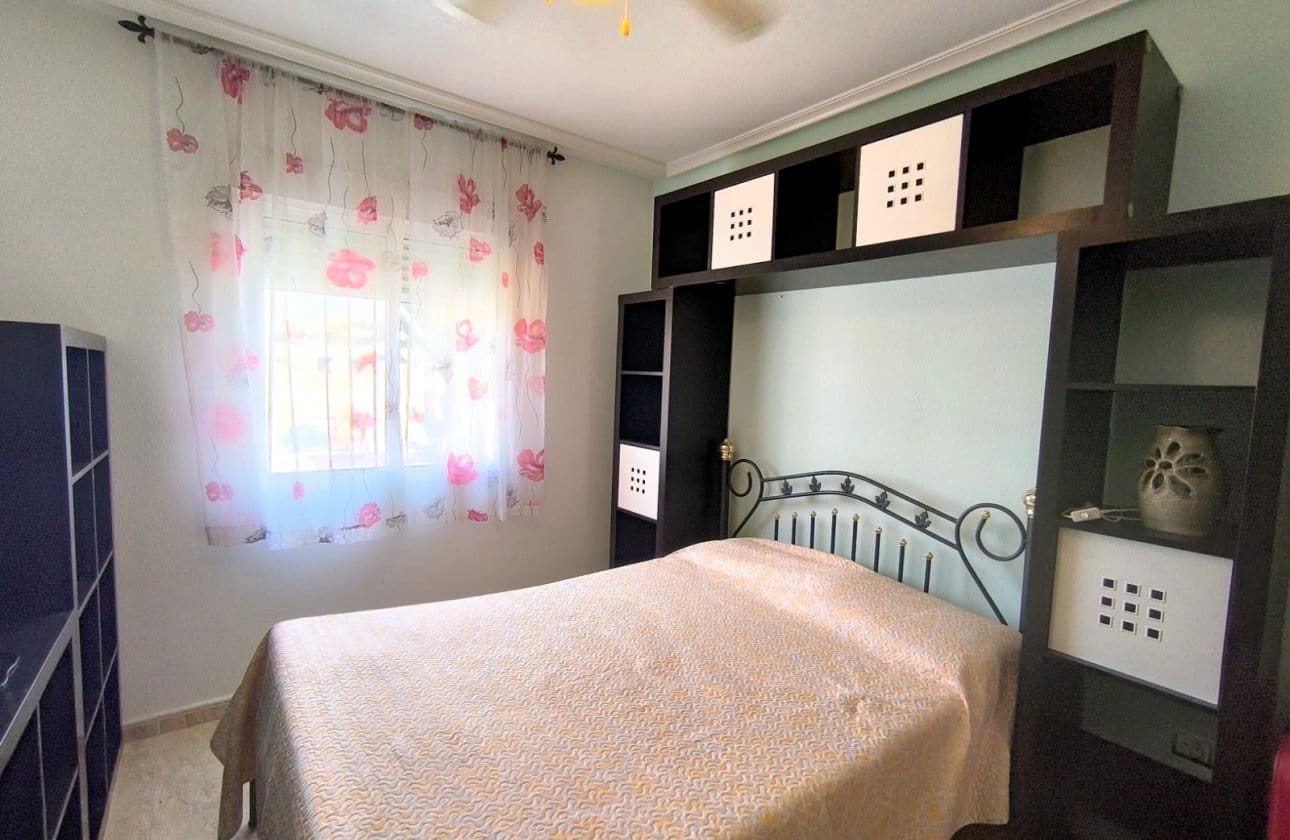 3 quarto Casa em Banda para venda em Orihuela - 132 500 € (Ref: 9816395)