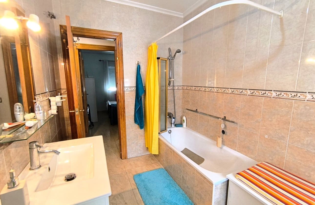 3 quarto Casa em Banda para venda em Orihuela - 132 500 € (Ref: 9816395)