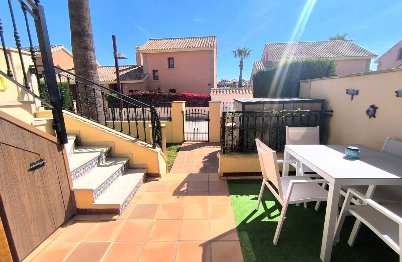 2 bedroom Bungalow for sale in Algorfa with pool garage - € 249,950 (Ref: 9816396)