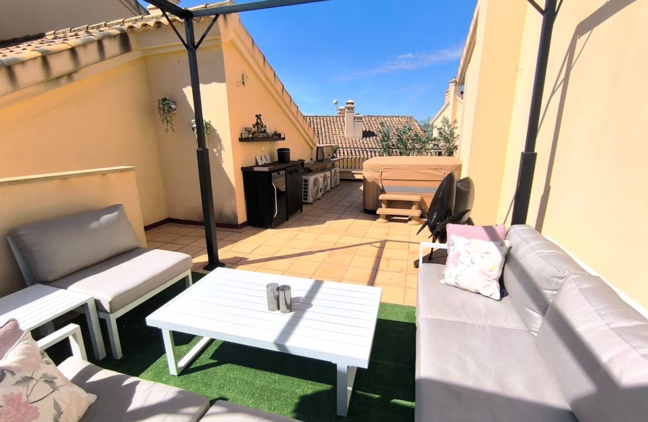 2 bedroom Bungalow for sale in Algorfa with pool garage - € 249,950 (Ref: 9816396)
